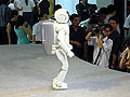 ASIMO參展2002年北京車展-與媒體會面