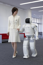 Honda發布新一代ASIMO-牽手行走
